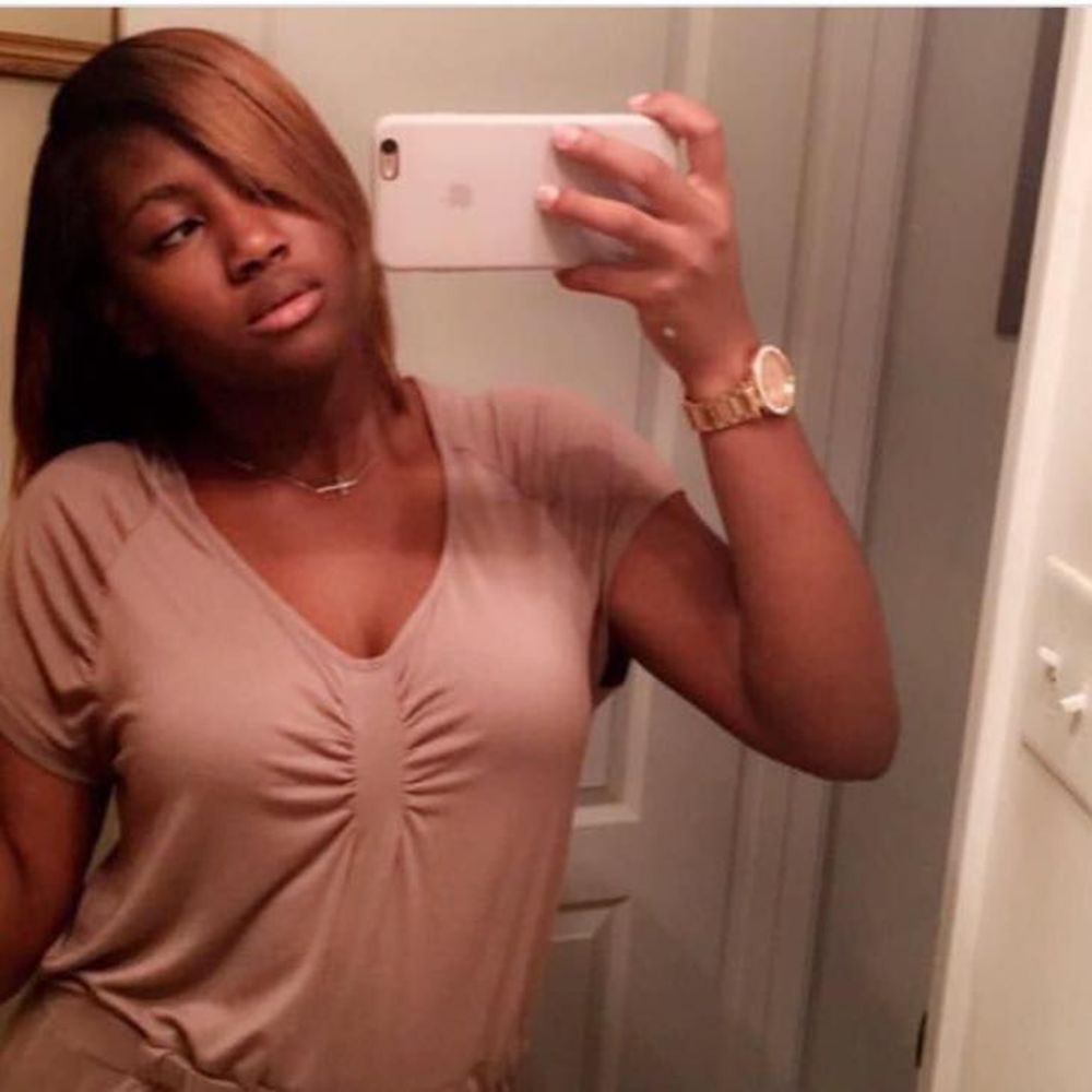 Meet your Posher, Dejah